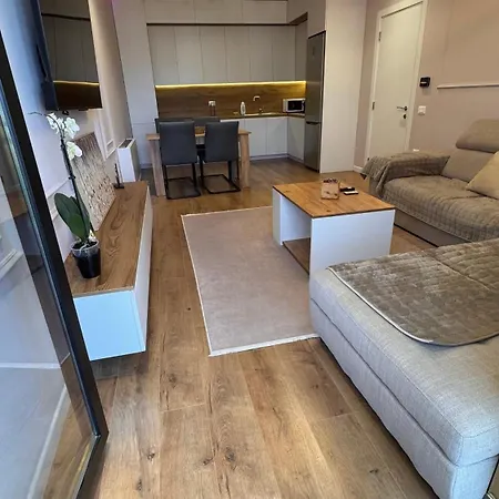 Comfort شقة تيرانا